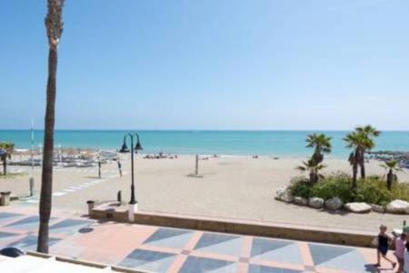 Sunset Beach Charming Apartment With Jacuzzi Торремолинос Экстерьер фото